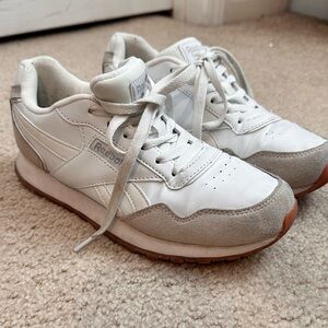 Women's Reebok Size 7.5 White And Tan Sneakers